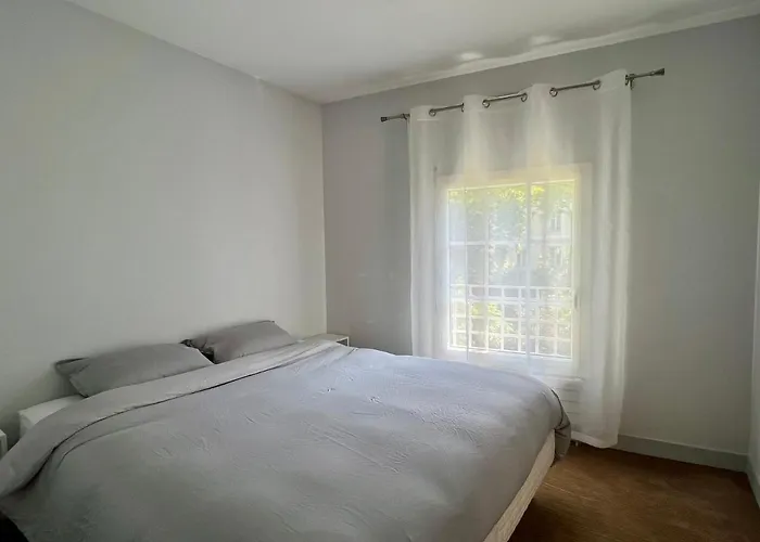 Spacious & Modern Flat Close To Parc Monceau